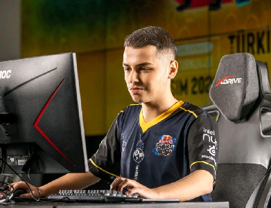 Öğrencimiz Arda KERENCİLER Dünya Şampiyonasında Ülkemizi ve Üniversitemizi Temsil Edecek