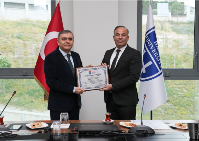 Üniversitemizde İlk Akredite Olan Meslek Yüksekokulumuzun İki Programına Plaket Töreni