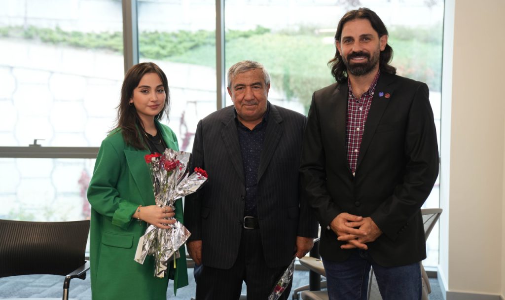 Öğretmenler Gününde Eğitim Kahramanlarımıza Anlamlı Ziyaret