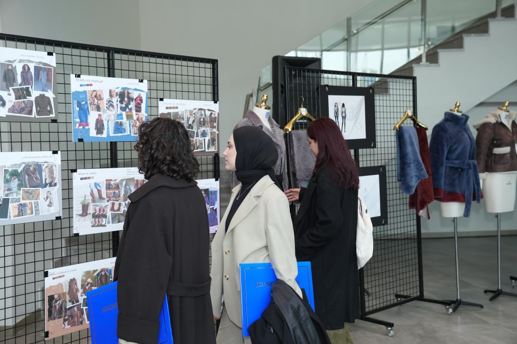 Haliç Üniversitesi Moda Tasarımı Programı Sürdürülebilir ve Yenilikçi Tasarımlarını Sergiledi