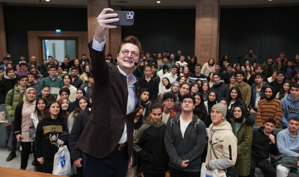 “Yapay Zeka ve Gelecek” Temalı Kış Okulu Başarıyla Tamamlandı