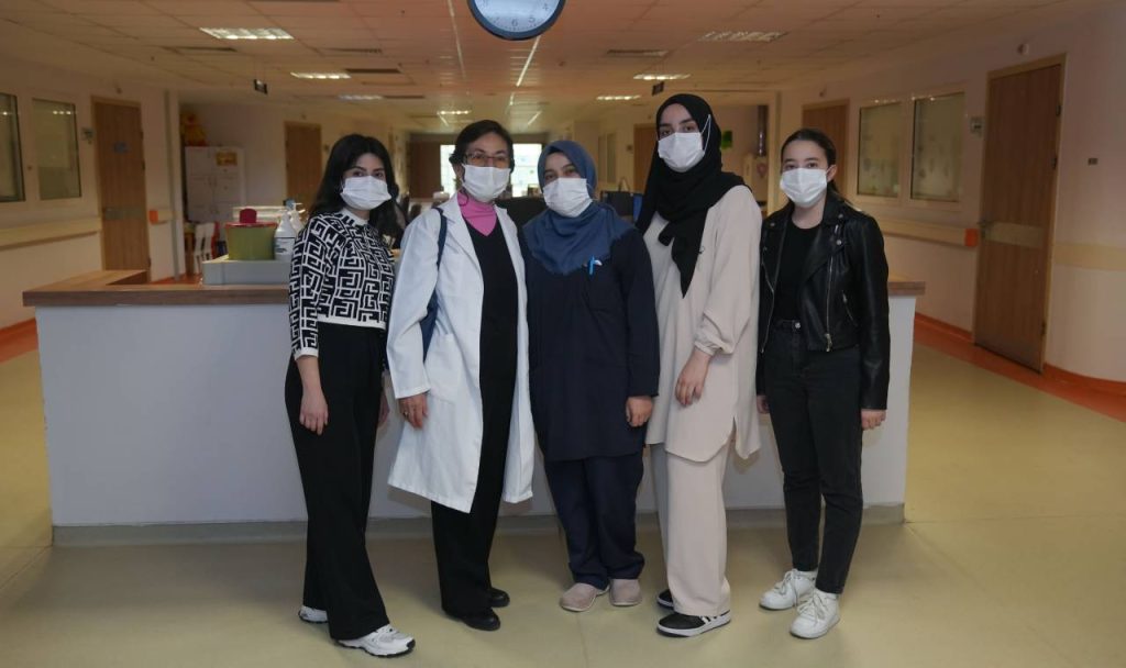 Haliç Üniversitesi ve Bizim Lösemili Çocuklar Vakfı’ndan Lösemili Çocuklara Anlamlı Ziyaret