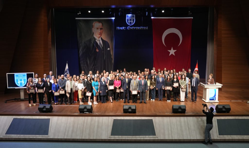 Akademik Teşvik ve Performans Ödül Töreni Gerçekleşti