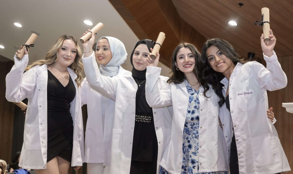 Ebelik Andı ve Önlük Giyme Töreni Gerçekleşti