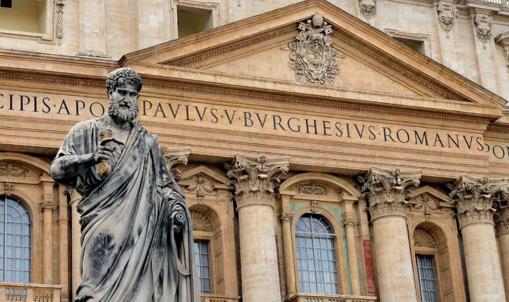 Teokratik Yönetim Nedir? Nasıl Olur?