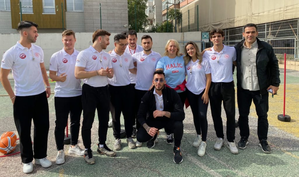 T.C. Gençlik ve Spor Bakanlığı İstanbul Fatih İlçe Müdürlüğü ile Öğrencilerimizden ‘Gazozuna Maç’ İş Birliği