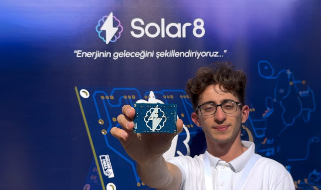 Öğrencimiz Ahmet Serdar Canıbek’ten Yenilikçi Girişim: Solar8