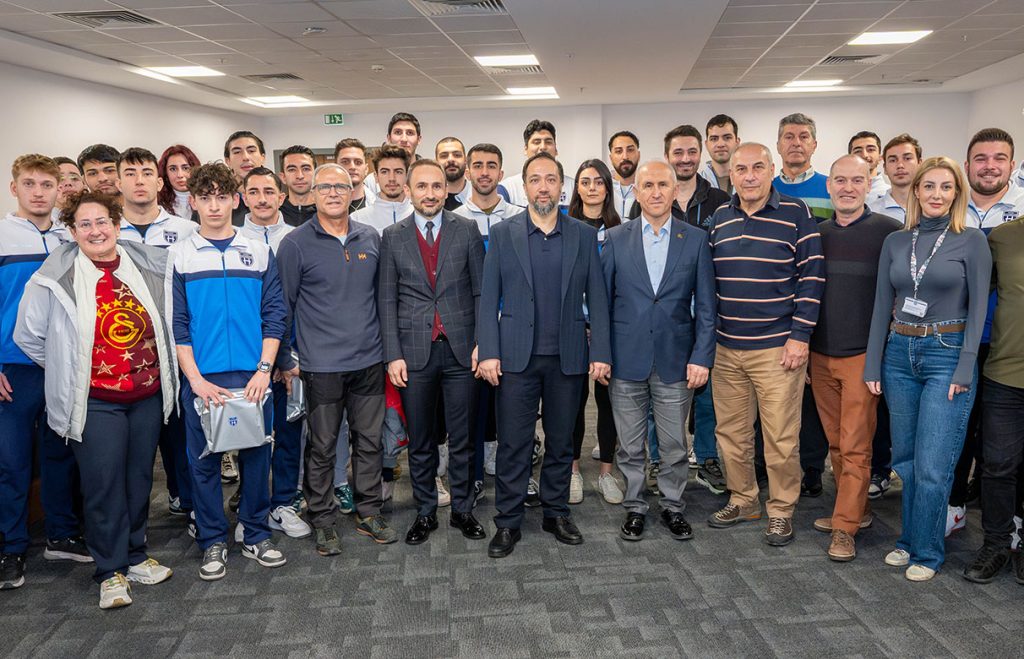 Rektörümüz Prof. Dr. Enes Eryarsoy Öğrencilerimizle Bir Araya Geldi