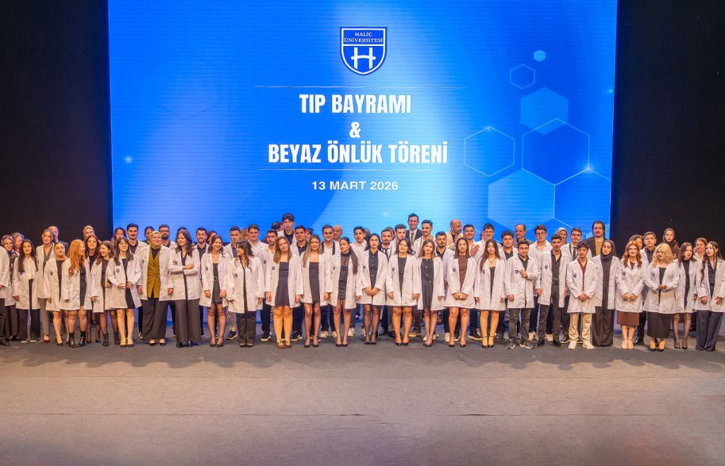 Geleceğin Hekimleri Beyaz Önlüklerini Giydi