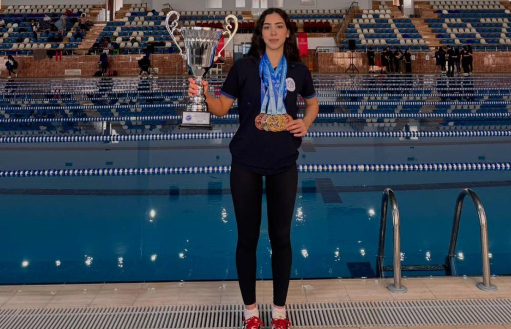 Paletli Yüzmede Elif Bilge Meydan Zirvede