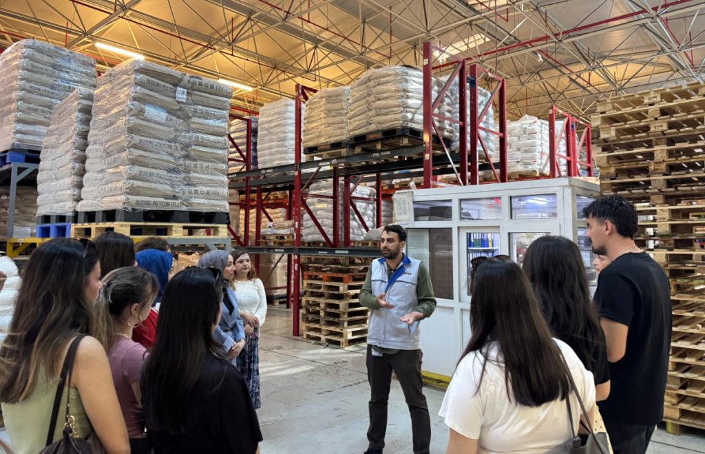 Endüstriyel Tasarım Öğrencilerinden Güneş Plastik’e Teknik Gezi Gerçekleştirildi